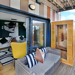 Unique Sky View -2 Bed Apartment